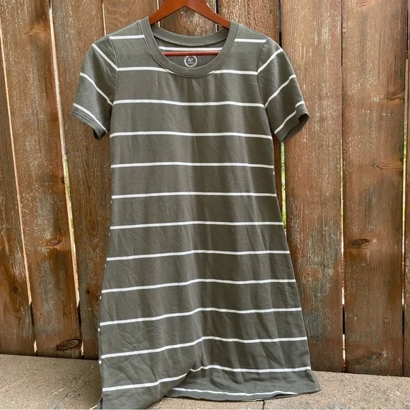 MAURICES Women’s Striped Olive Green T-Shirt Short Sleeve Dress Size XS - Picture 1 of 9